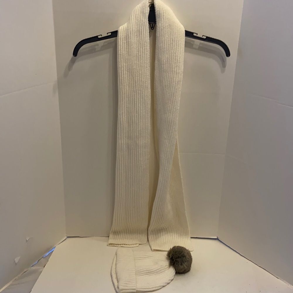 Amazon essential cream color scarf and pompom hat‎ set